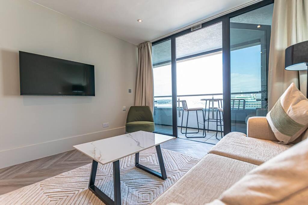 Open Balconey River View! Wow Liverpool Exterior photo